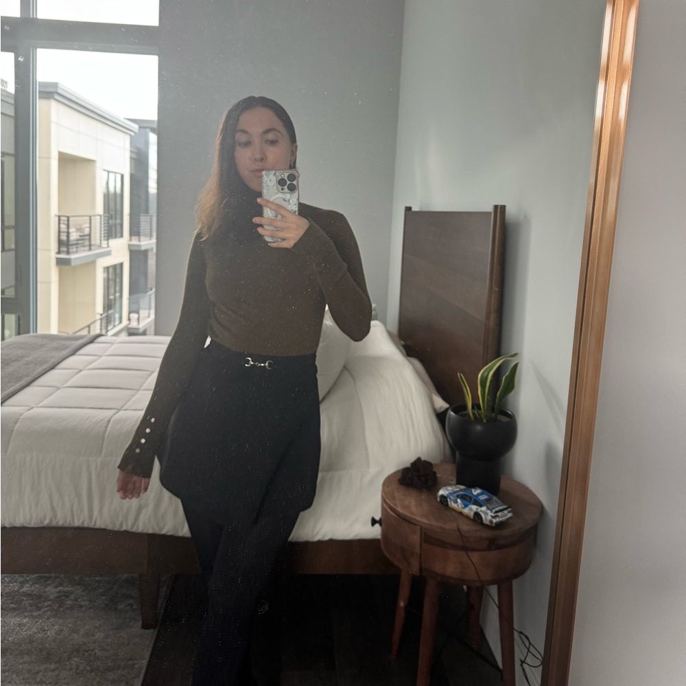 ✨Zara Turtleneck Green Sweater with Silver Buttons on Sleeves✨